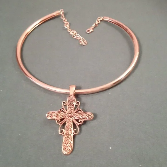 EUC Lot Of 4 Gold-Tone Statement Jewelry Including Choker, Peacock Pendant - Picture 4 of 10